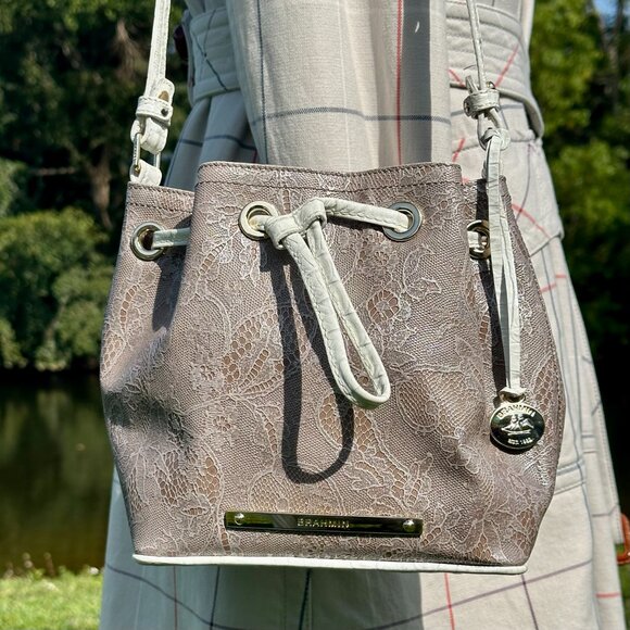 Brahmin Melinda Drawstring Floral Lace Bucket Bag Taupe Gray White Crossbody - Picture 2 of 16